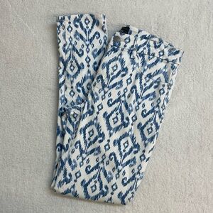 Chico’s 00 So Slimming Women’s Blue Ikat Pattern Jeans White Girlfriend Slim